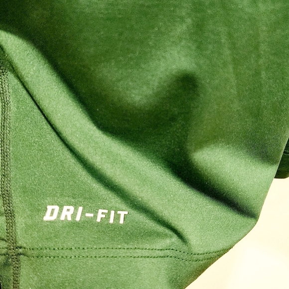 Nike men's Short Sleeves Athletic t-shirt size L - Picture 5 of 9